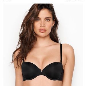 Victoria’s Secret multi-way/strapless bra